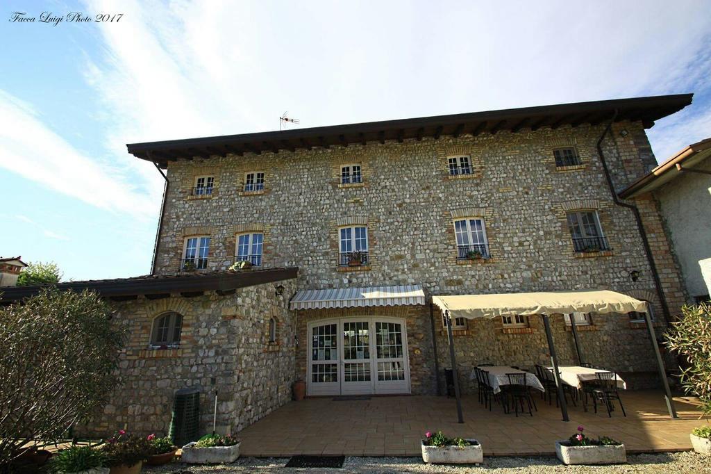 Albergo Julienne Arba Bagian luar foto
